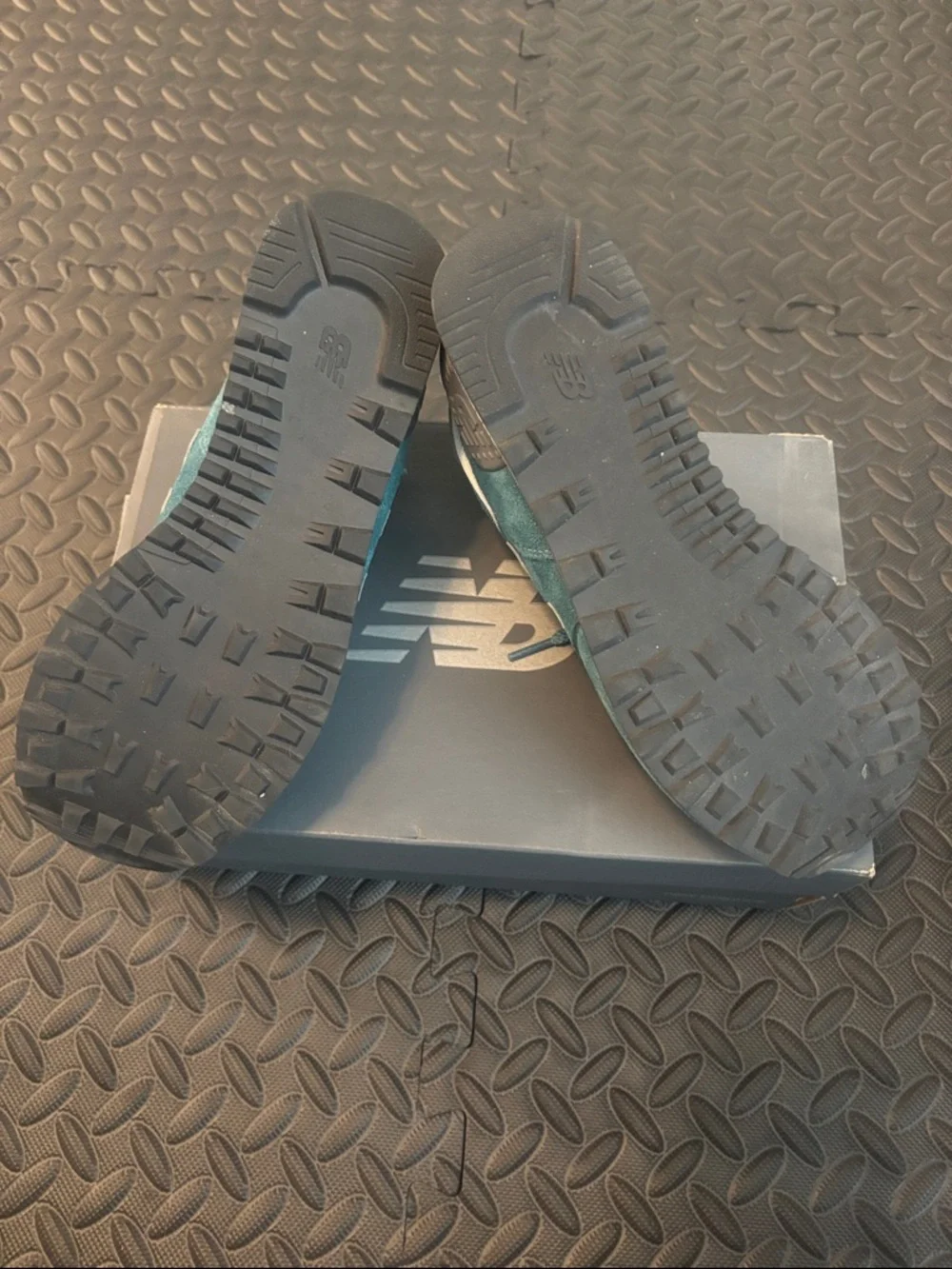 New Balance Teal and Light Teal Retro Runner - Picture 2 of 4